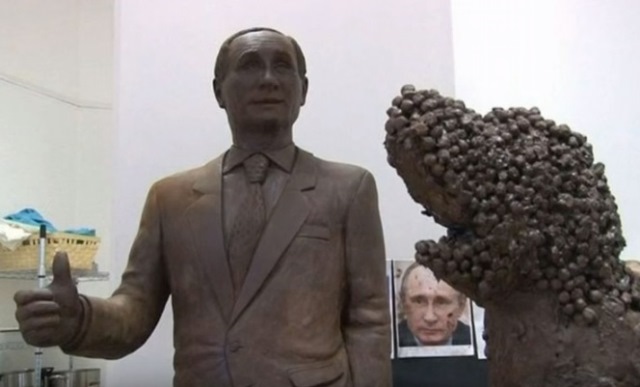 В России изготовили статую Путина из шоколада – ВИДЕО